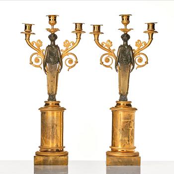 Kandelabrar, ett par för tre ljus,  Stockholmsarbeten ca 1810, tillskrivna Reinhold Fredrich Lindroth, Empire.