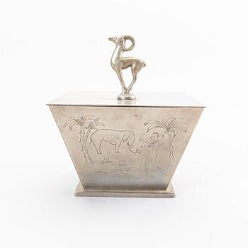 A Harald Nilsson 1930 pewter box with lid.