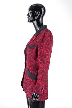 KAVAJ, Yves Saint Laurent.