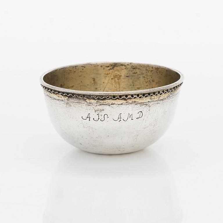 An 18th century parcel-gilt silver tumbler, maker's mark of Nils Enberg, Turku 1767.