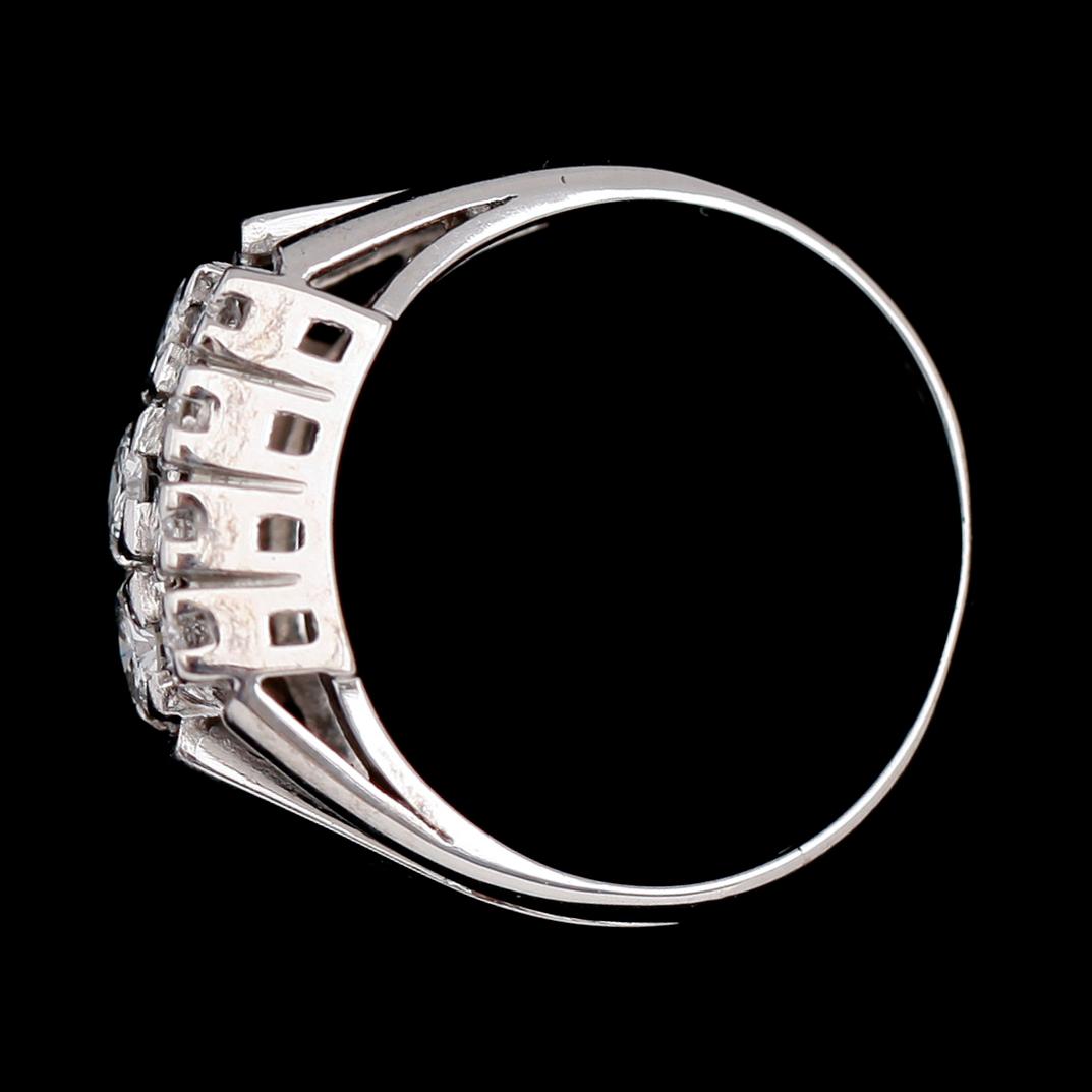 RING, 18 k vitguld, briljantslipade diamanter tot ca 0.56 ct.