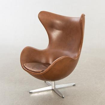 ARNE JACOBSEN, A easy chair "Egg chair" designed for Fritz Hansen, Denmark.