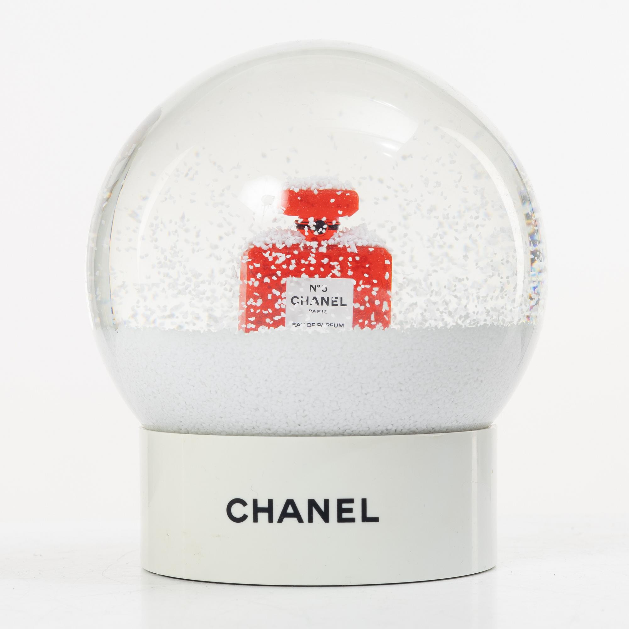 Chanel, Snöglob.