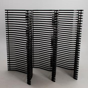 KARI ASIKAINEN, A SET OF THREE ROOM SCREENS. Scheletro. Martela 1980-1989.