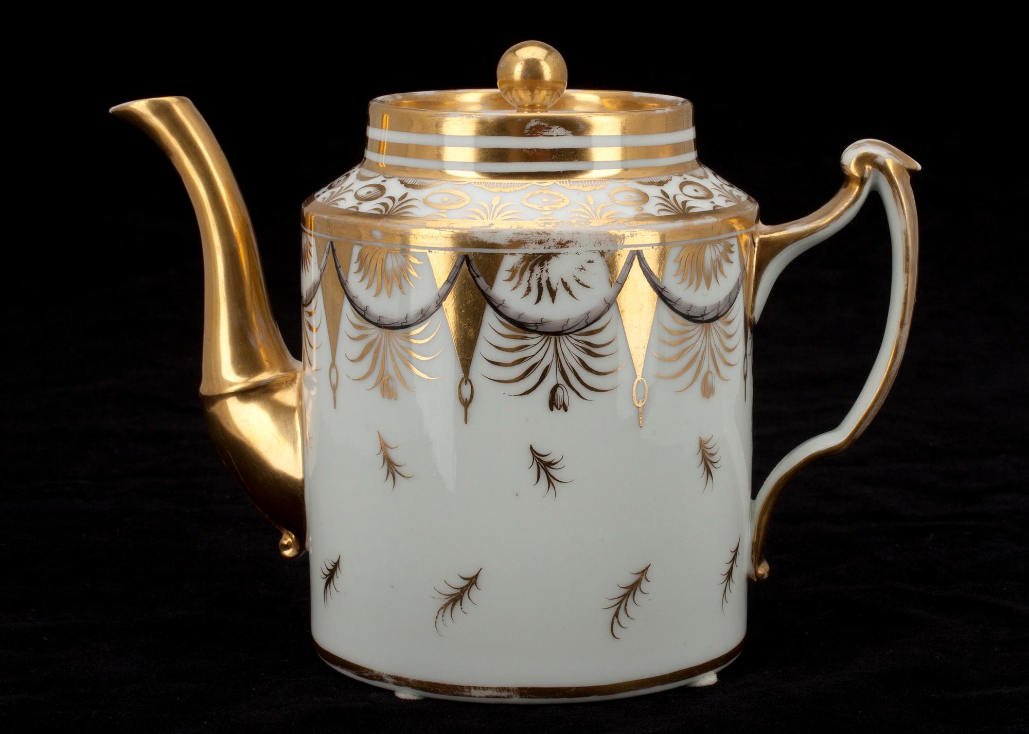 TEKANNA, porslin, sannolikt Frankrike, 1800-talets början.