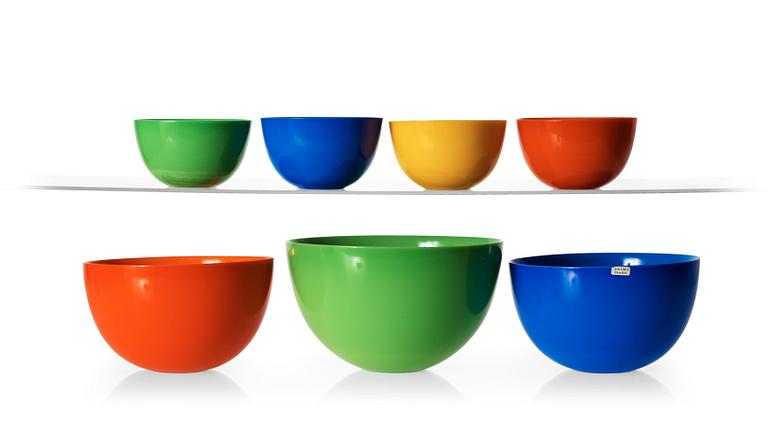 A set of seven Sven Palmqvist 'Colora' spin-glass bowls, Orrefors.