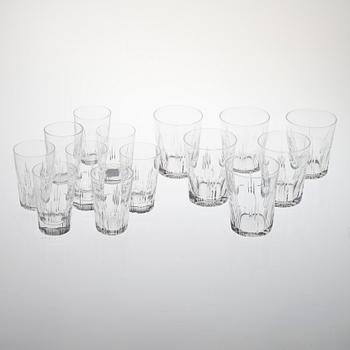 GLASSERVIS, 61 delar, "Stuart" England 1900-talets senare hälft.