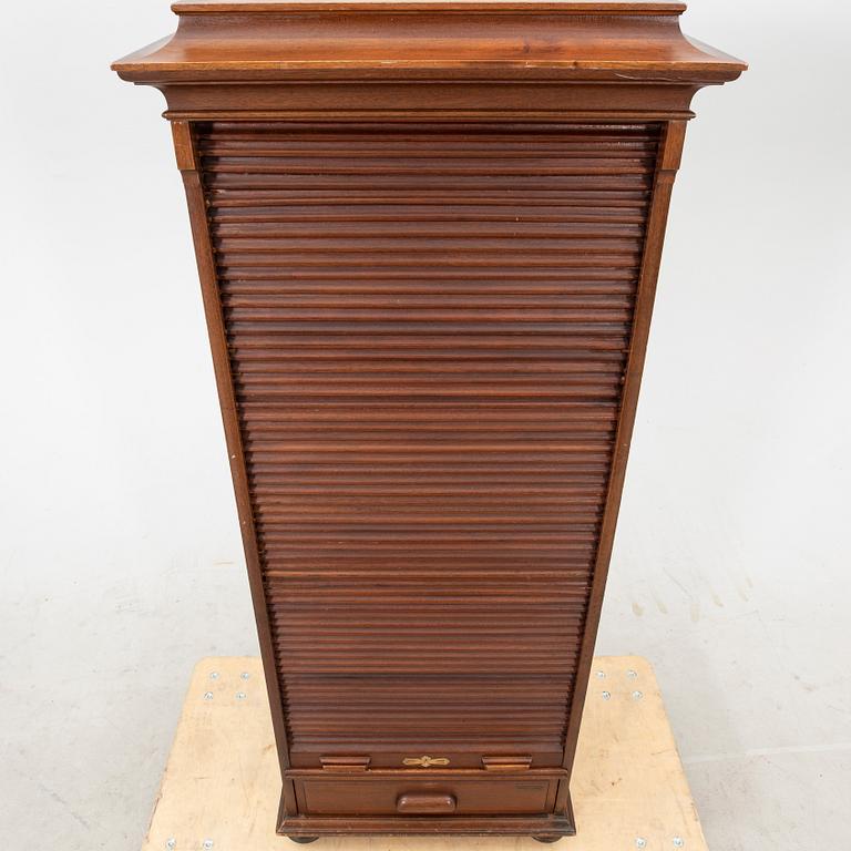 Jalusiskåp tidigt 1900-tal Åtvidaberg.