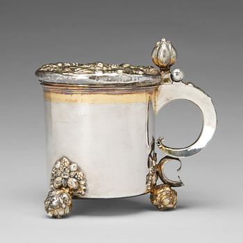 150. A Baltic late 17th century parcel-gilt silver tankard, mark of Johann Christoph Holst, Reval (1698-1710).