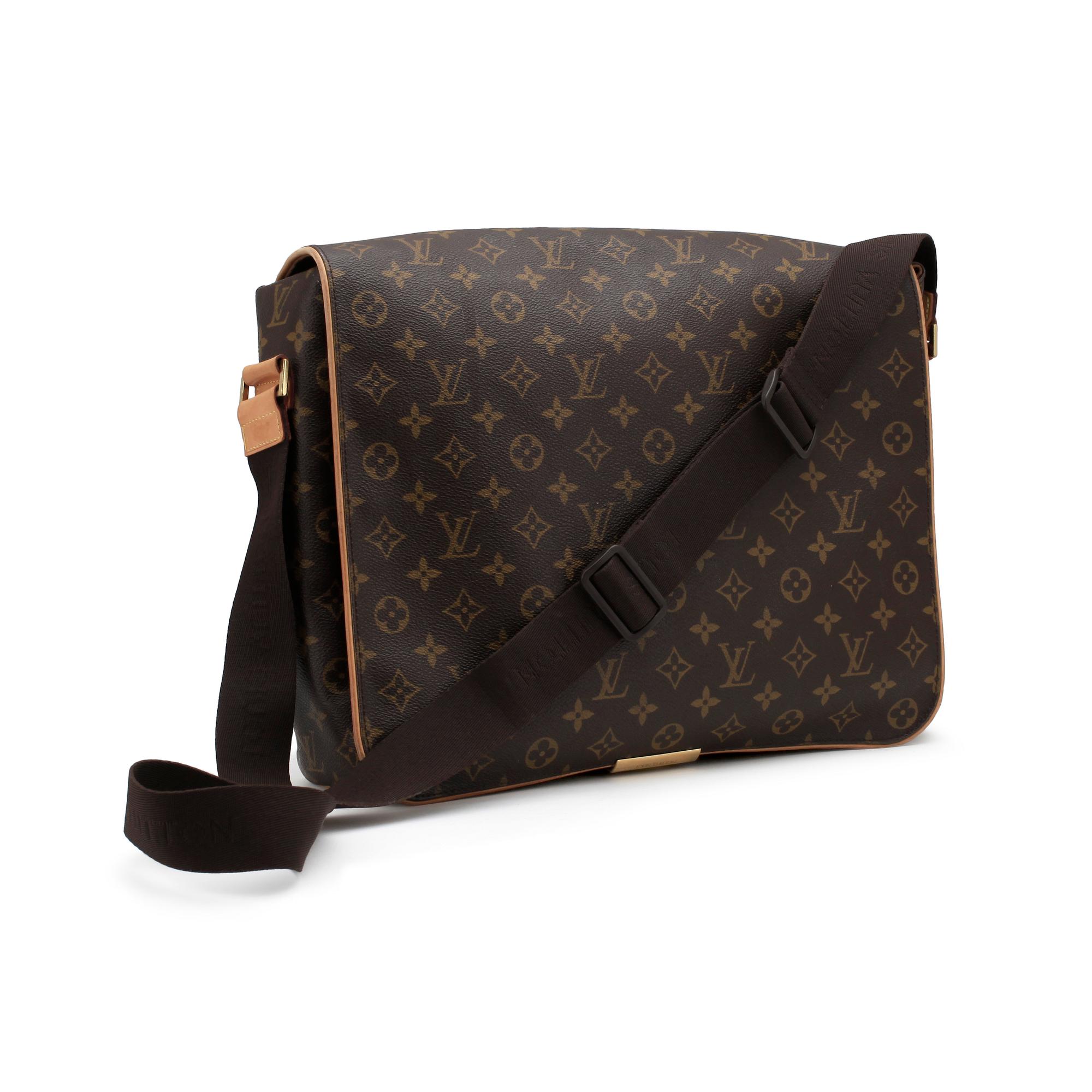 LOUIS VUITTON, messenger bag.