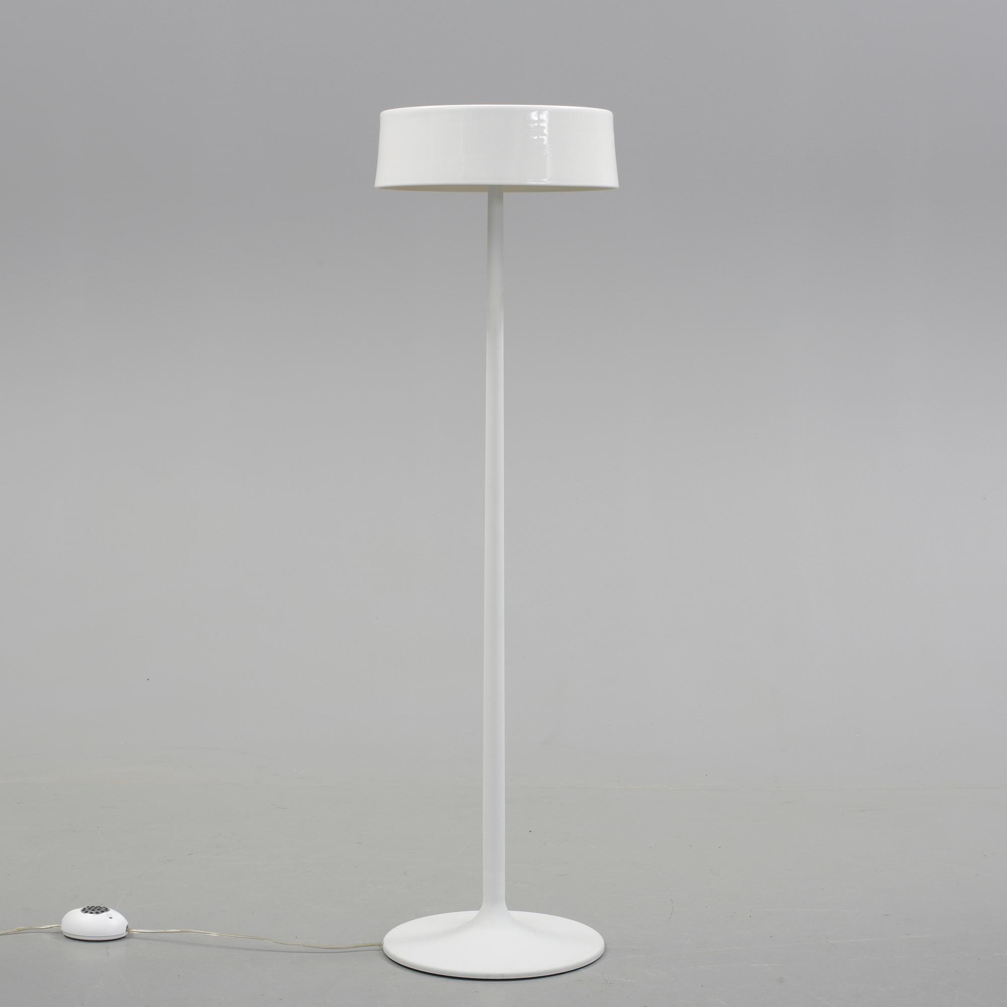 GOLVLAMPA, "China", design Nicolai Gallizia för Penta. Formgiven 2003.