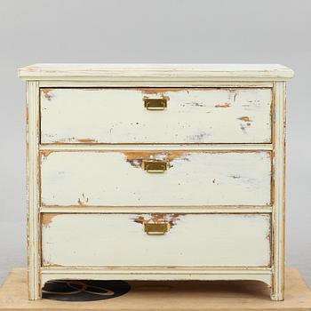 A chest of drawers, early 20th Century.