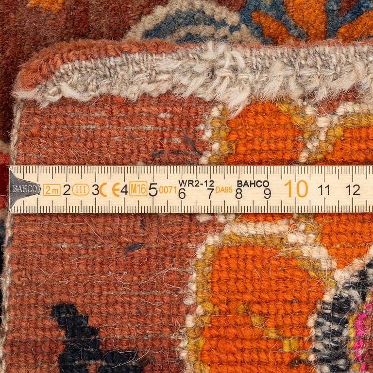 An antique 'Khagangma' rug, Tibet, around 1900. c. 74x63 cm.