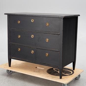 Chest of drawers, first half of the 20th century.