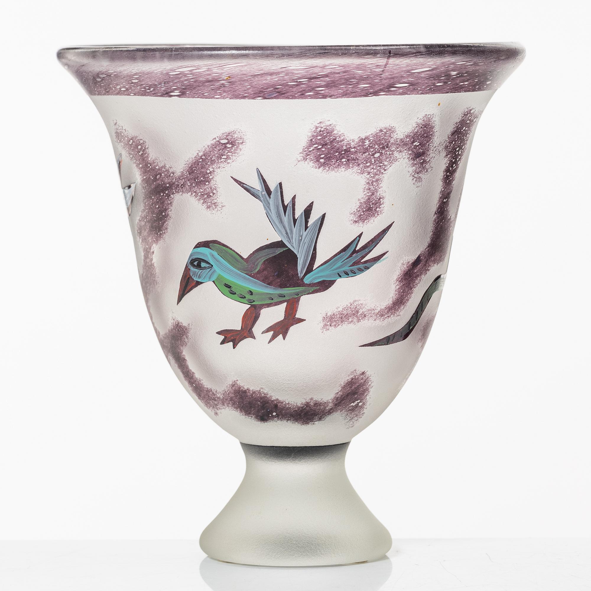 Ulrica Hydman-Vallien, a vase, Kosta Boda Studio.