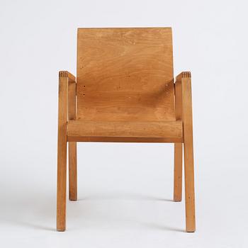 Alvar Aalto, a birch model '403' chair, O.Y. Huonekalu-ja Rakennustyötehdas, Finland mid 20th C. Alva & Gunnar Myrdal Collection.
