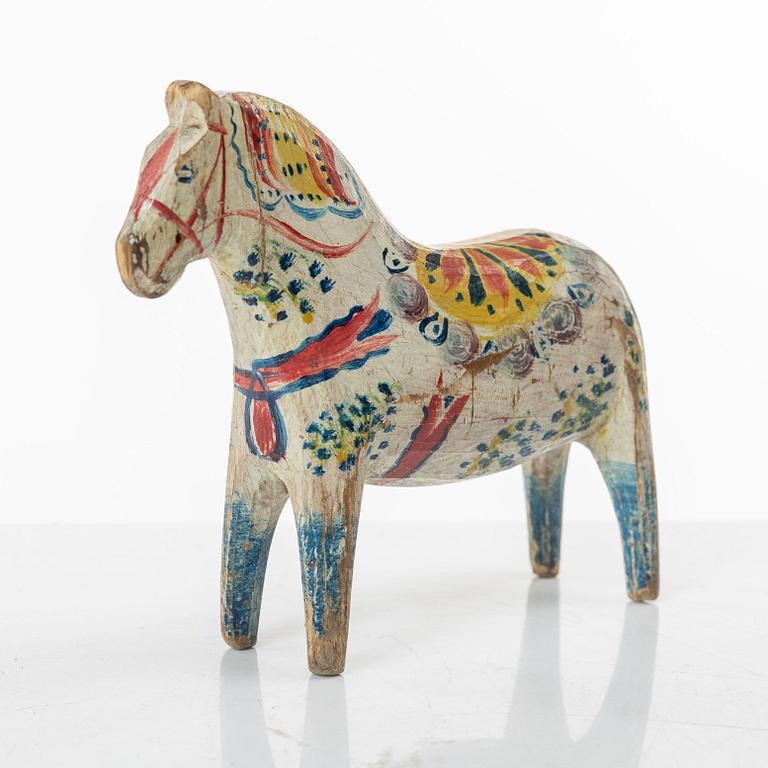 Dalahäst, troligen Nissergården, Vattnäs, Dalarna, 1900-talets första hälft.