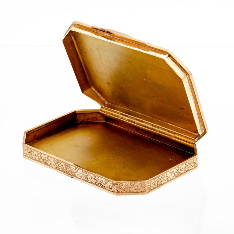 A 20th century 14K gold cigarette case, weight 105,7 grams.