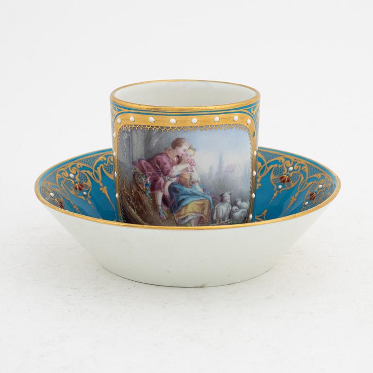 A 'Sèvres' porcleain cup with saucer, France, around 1900.