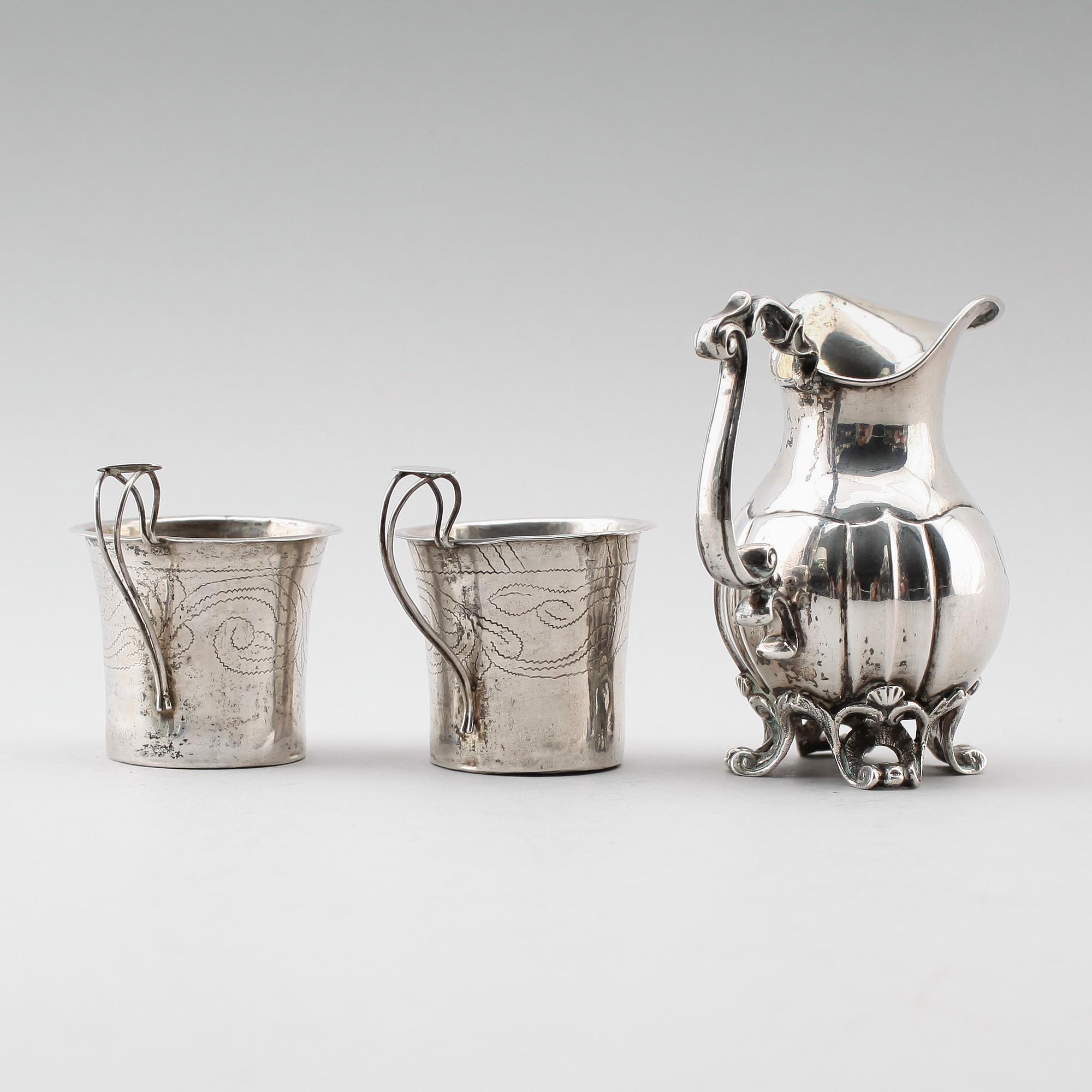 GRÄDDKANNA samt BÄGARE, 1 par, silver, svenska stämplar, 1800-tal. Vikt ca 136 g.