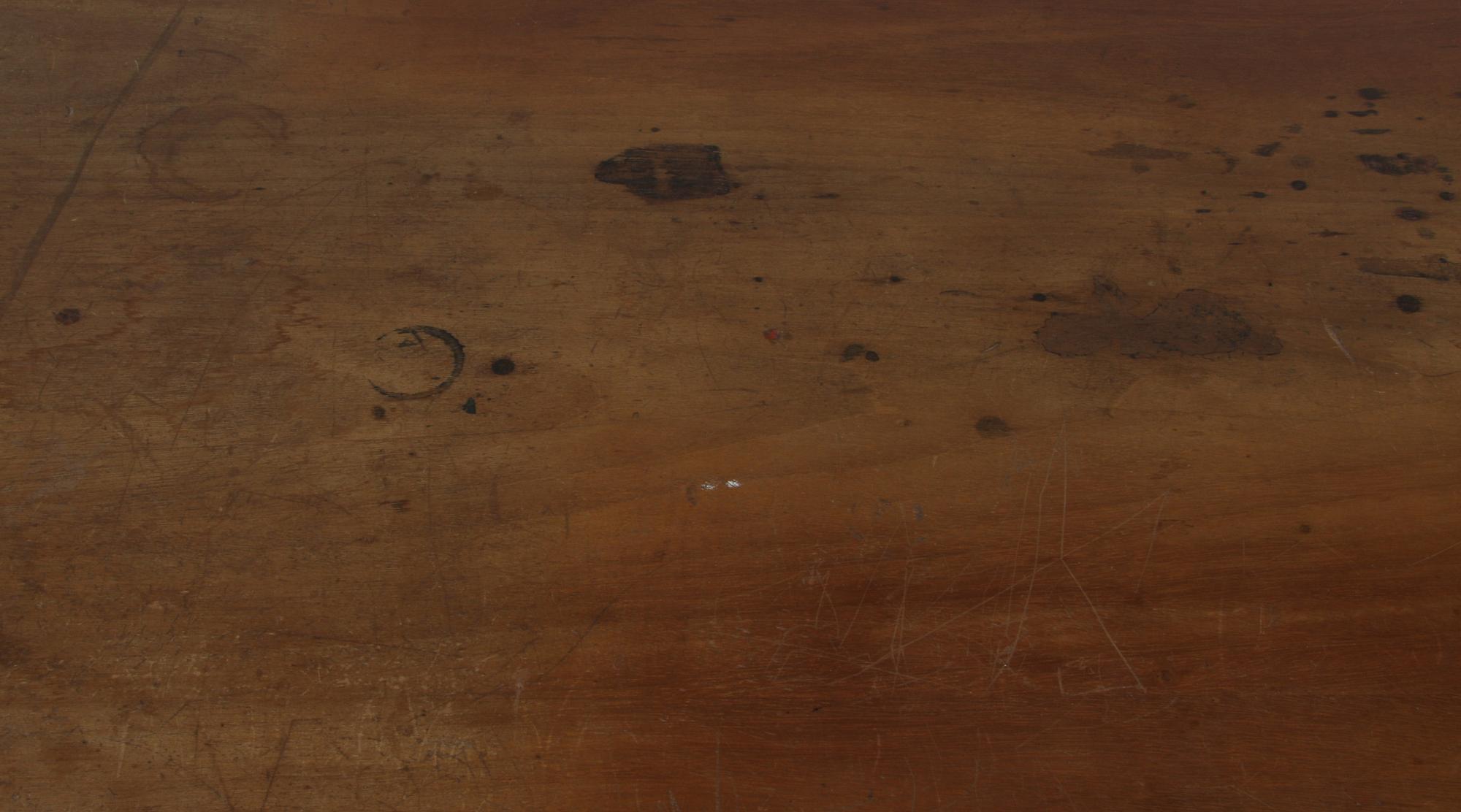 SKRIVBORD, senjugend, 1900-talets första kvartal.