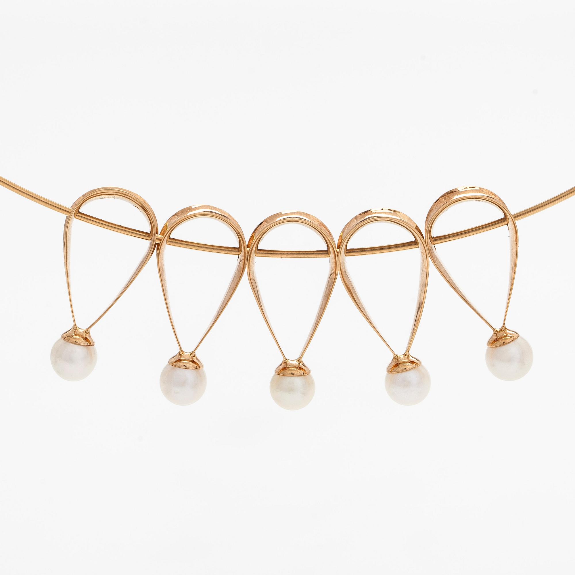 Elis Kauppi, A 14K gold necklace with cultured pearls. Kupittaan kulta, Turku.