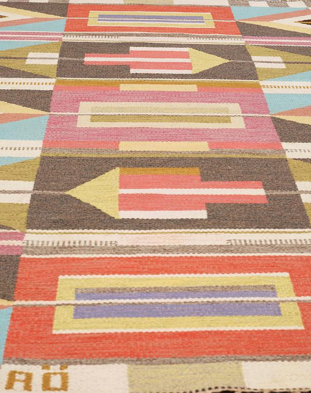 CARPET. Flat weave. 253 x 161 cm. Signed AÖ as well as AGDA ÖSTERBERG at the back.