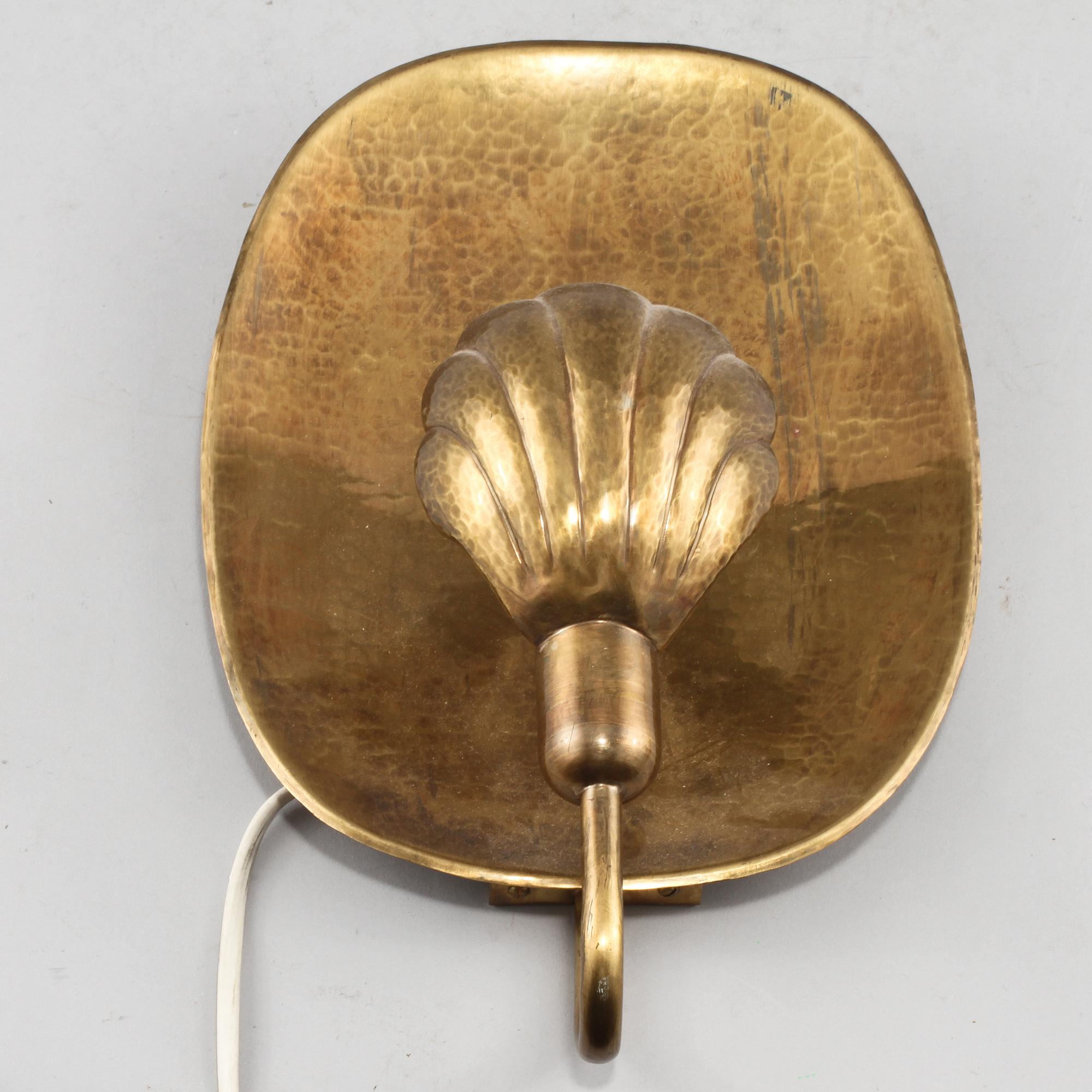 VÄGGLAMPOR, ett par, Firma Lars Holmström, Arvika, omkring 1900-talets mitt.