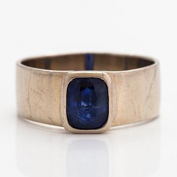 Ring, 14K vitguld och safir ca 2.70 ct.