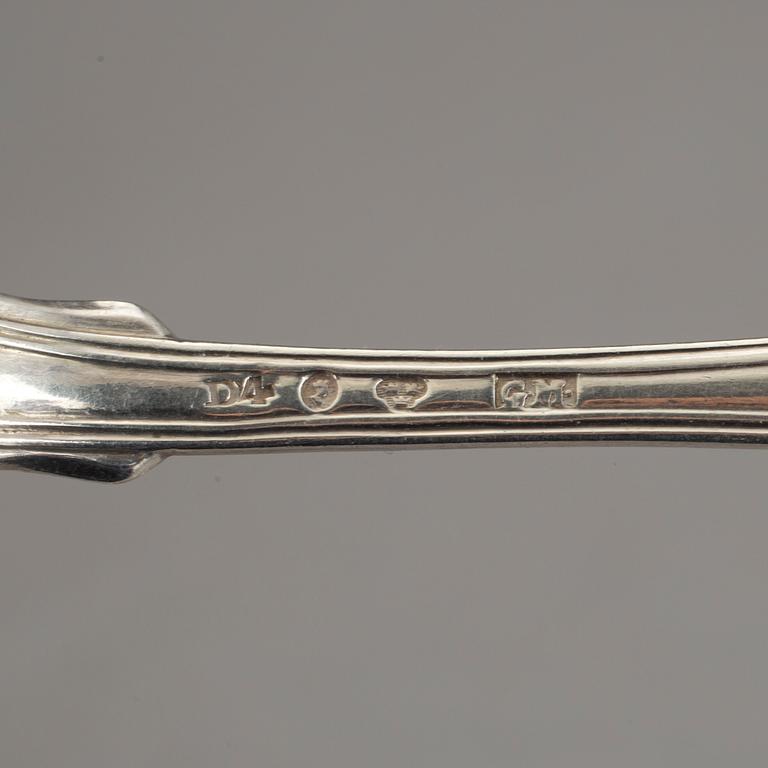 PARTI SKEDAR, 16 st, silver, bl a Adolph Zethelius, Stockholm, 1819. Mestadels 1800-talets andra hälft. Vikt ca 340 g.