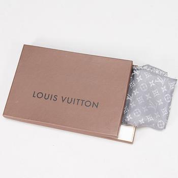 LOUIS VUITTON Monogram Shine Scarf.