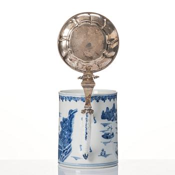 Stop, kompaniporslin med silvermontering. Qingdynastin, Qianlong (1736-95). Silverstämplar. Bergen 1783.