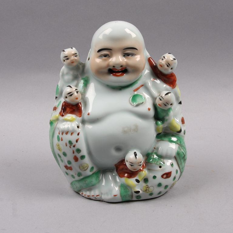 BUDDHA, porslin, Kina, 1900-talets första hälft.
