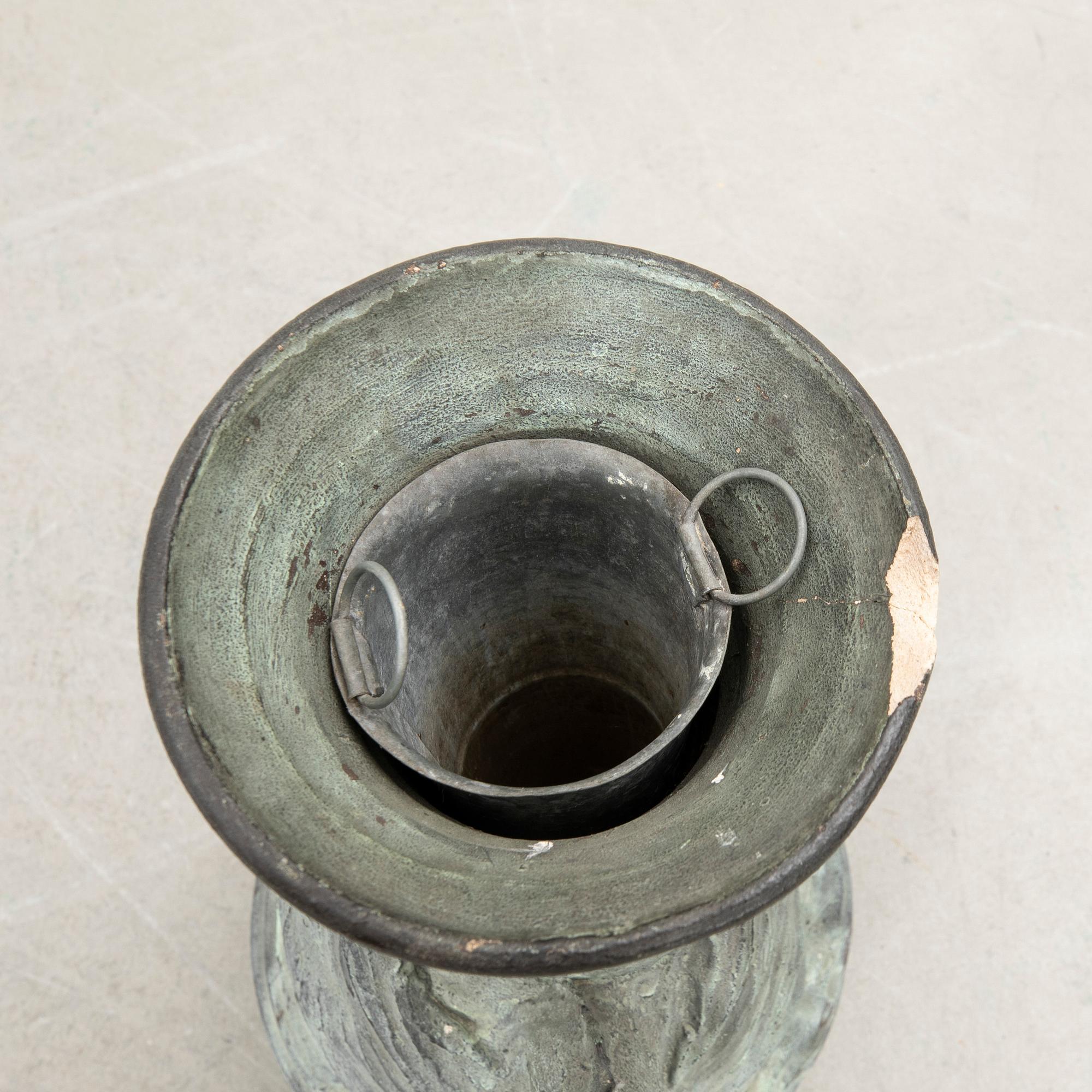 Floor vase 20th century.