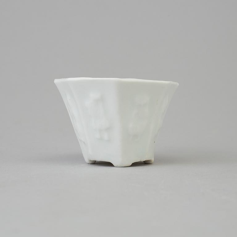 A Chinese blanc de chine wine cup, Qing dynasty, 19th century.