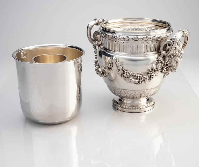 A very fine silver Wine cooler, workmaster Konstantin Linke, C.E. Bolin, Moscow 1893.