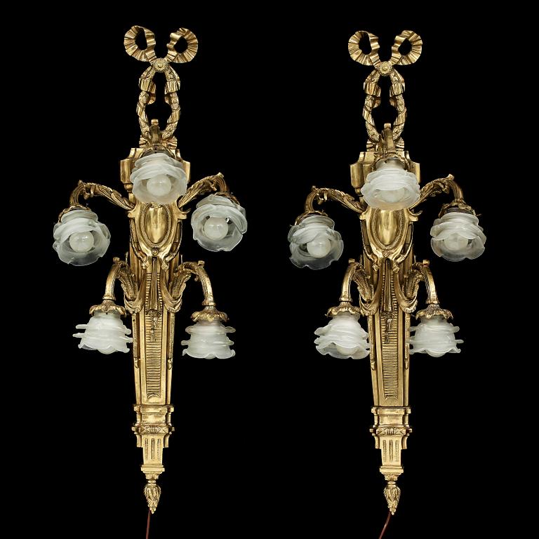 VÄGGAPPLIQUER, ett par, Louis XVI-stil, 1900-talets mitt.