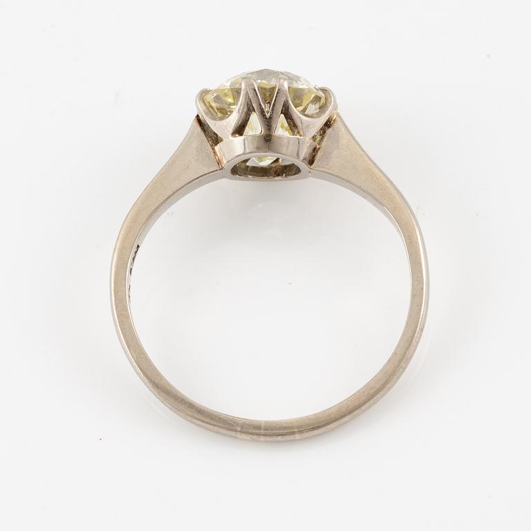 Ring, 18K white gold set with an old-cut diamond, approx. 1.85 ct.
