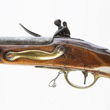 Flintlock rifle, British/Swedish, 18th century.