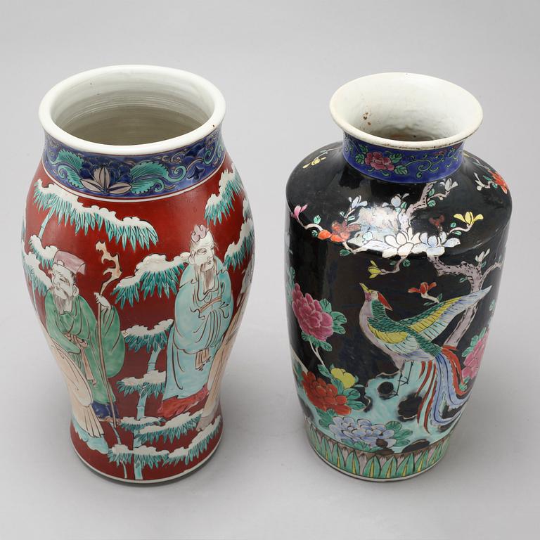 Two Chinese vases, 20th Century.