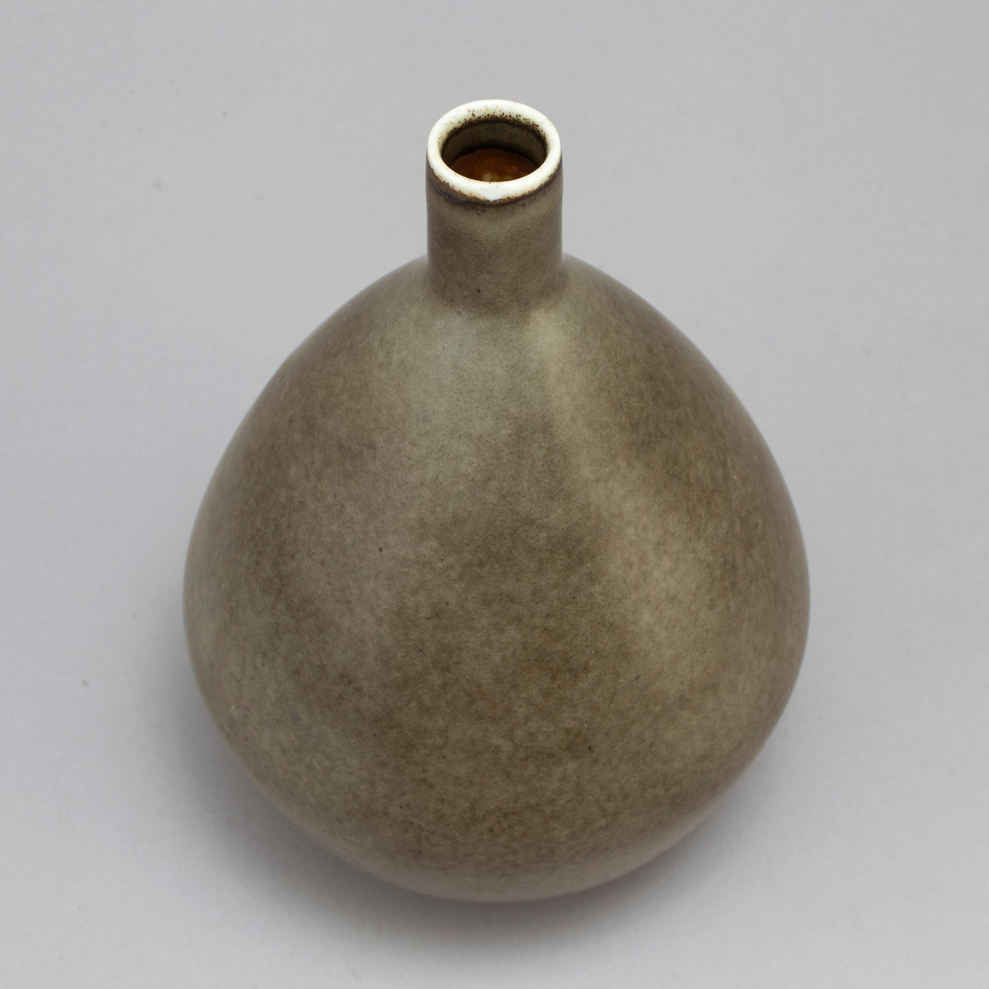 CARL-HARRY STÅLHANE, a unique stoneware vase, Rörstrand.