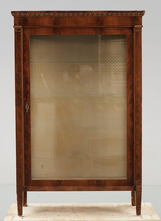 VITRINSKÅP, gustaviansk stil, 1800-tal.