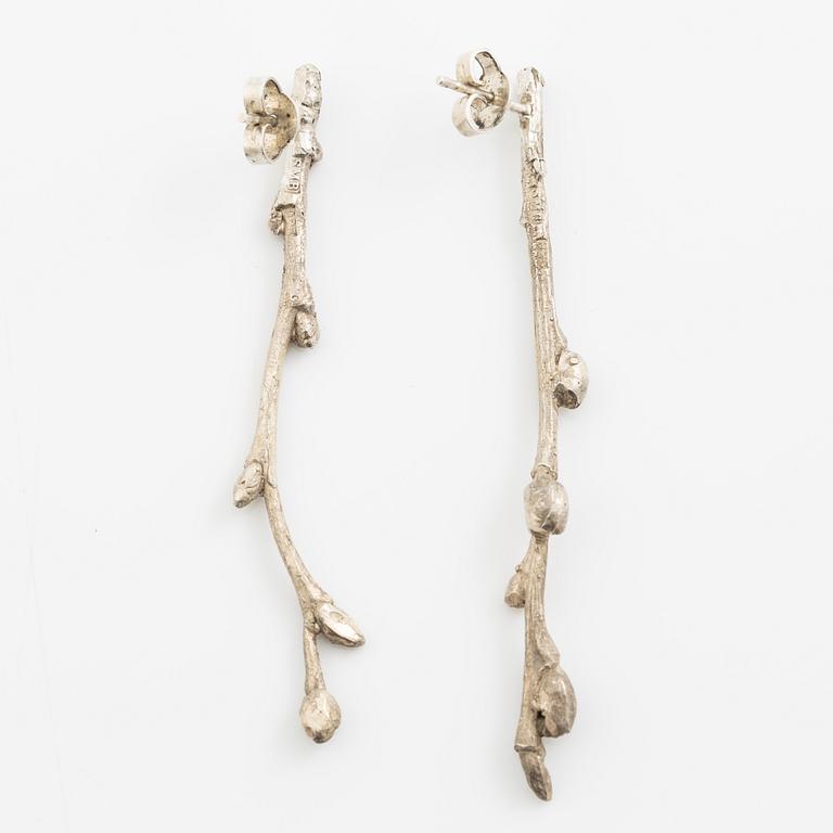 Sofia Björkman, collier, ring och örhängen i form av björkgrenar, silver. Ring med tanzaniter.