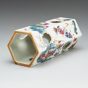 A famille rose lantern/hat stand, Qing dynasty, 19th Century.