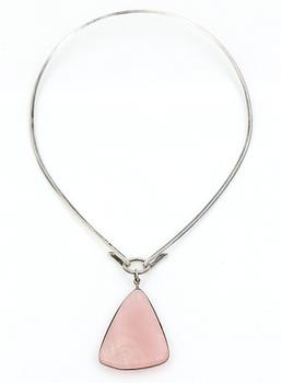 HALSBAND, silver med rosa kvarts, Hansen, Stockholm, 1966. Total vikt ca 40 g.