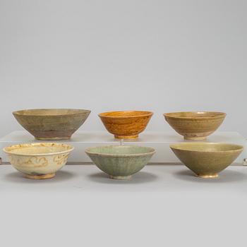 A group of Southeast asian ceramic bowls, including Thailand 17th/19th century.