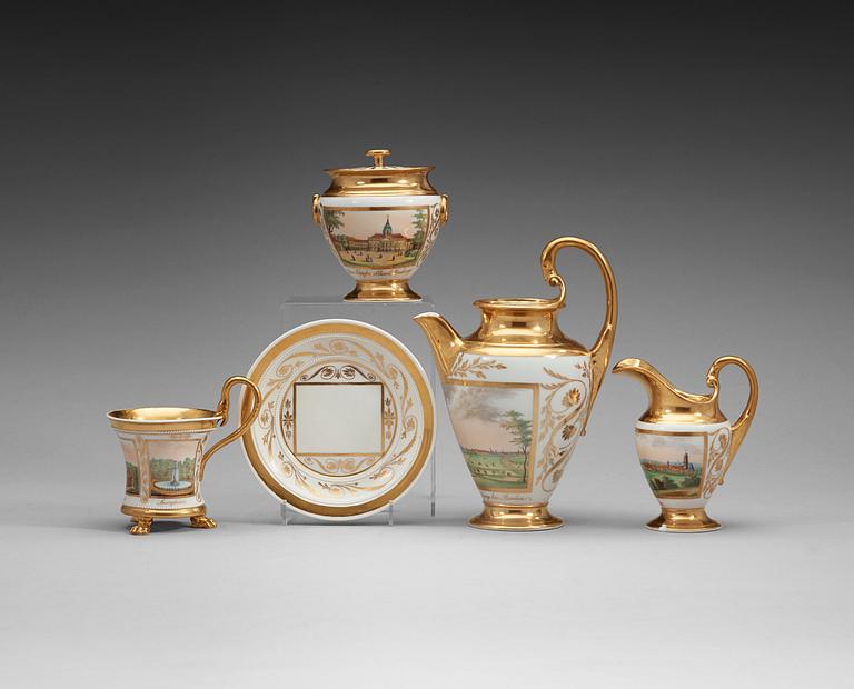 KAFFESERVIS, nio delar, porslin. Berlin, Empire, 1800-talets första hälft.