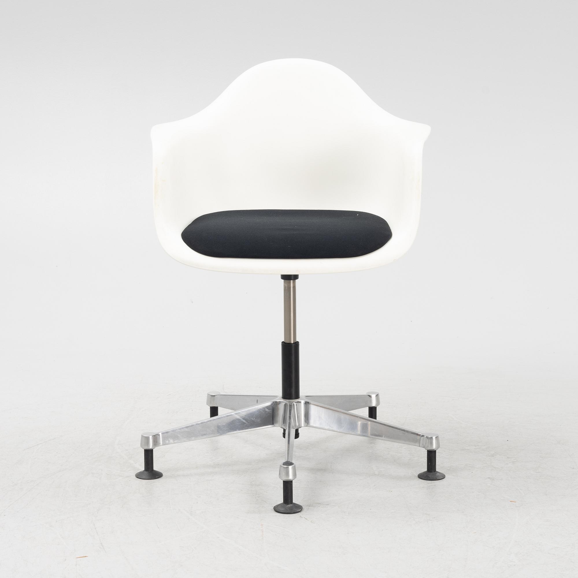 Charles & Ray Eames, a 'PACC' chair, Vitra.