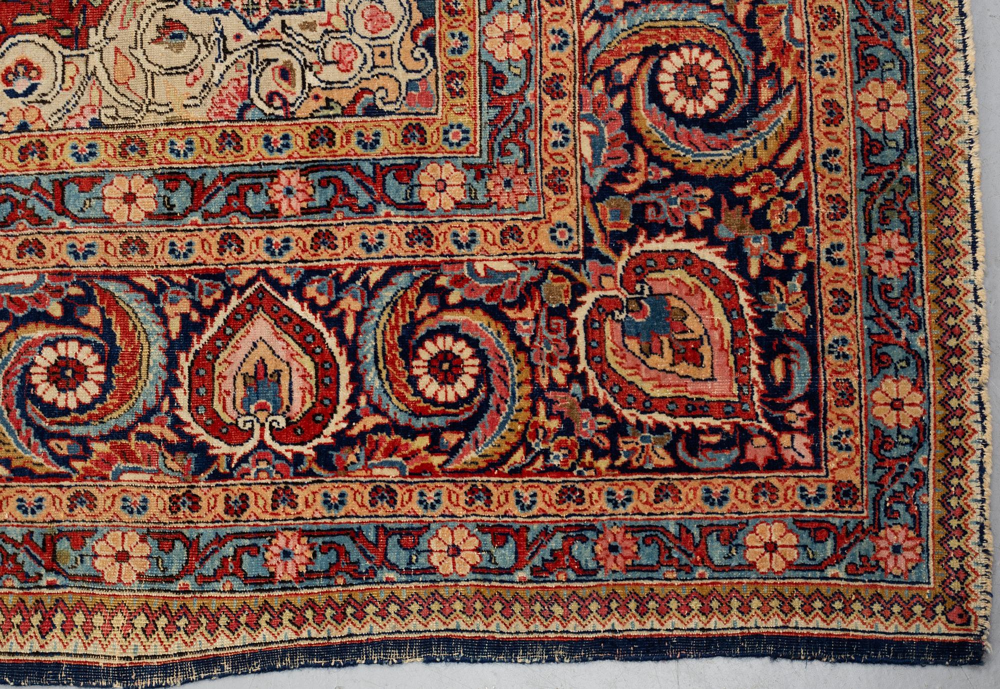 Matto, semi-antique Tabriz, ca 357,5 x 253,5-263 cm.