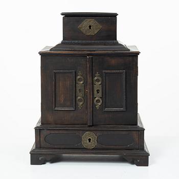 Kabinettskåp, barockstil, tidigt 1900-tal.